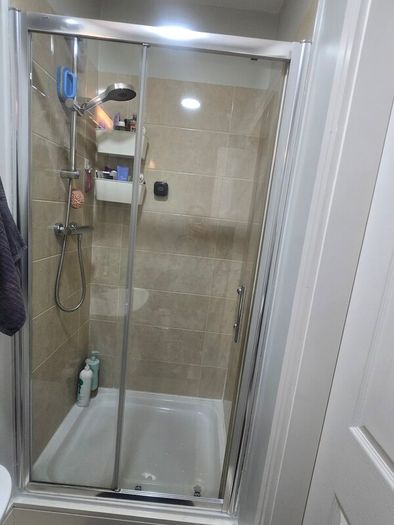 bath and shower glass screens