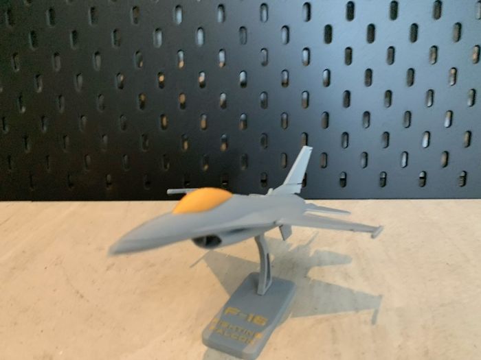 F-16 Fighting Falcon - 3D printed model (free postage)