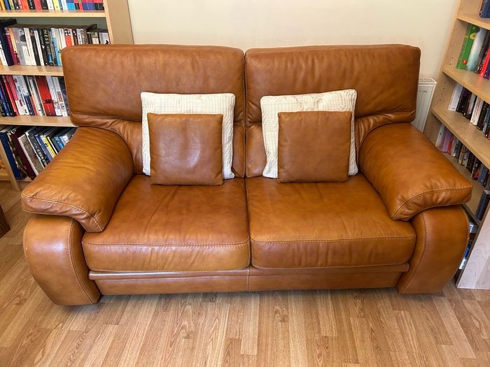 Superb Brown Leather Suite
