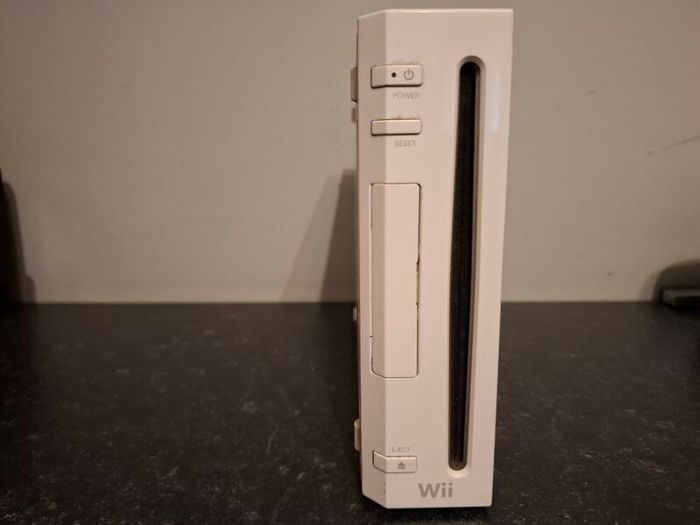 Xbox 360 & Nitendo Wii Bundle