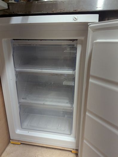fridge freezzer