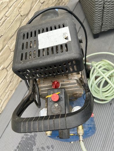 Air compressor