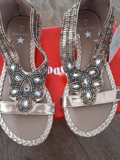 Girls sandals