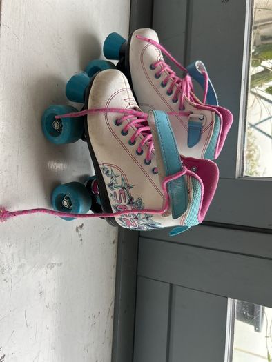 kids roller skates