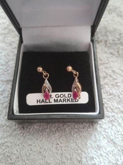 ladies 9ct gold earrings