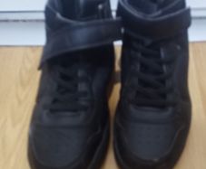 boys high top runners