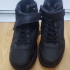 boys high top runners