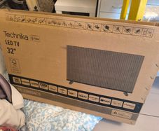 32 " smart tv - sold pending collection