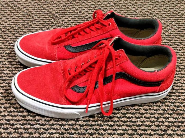 Red Vans Old Skool Size 8 (EU 42)