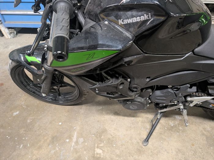 Kawasaki Z400 2023 breaking for parts