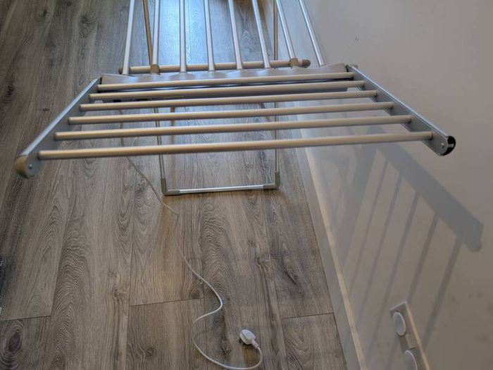Electric drying rack