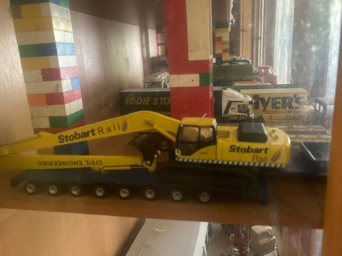1:76 scale trucks x 2