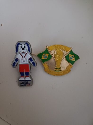 Vintage 1988 Barcelona Olympic Keyring Gold / Official 1992 Cobi & Brazil Pin