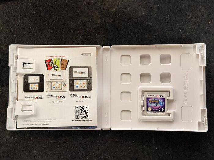 Pokemon Moon (CIB Fan Edition) - UK Version - Nintendo 3DS 2016
