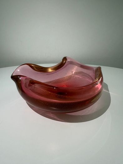 Rare Murano Art Glass Bowl. Attributed to Archimede Seguso. Pink & Gold Polveri c.1950s