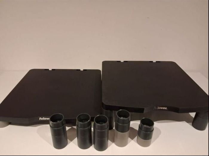 2 laptop stand for free