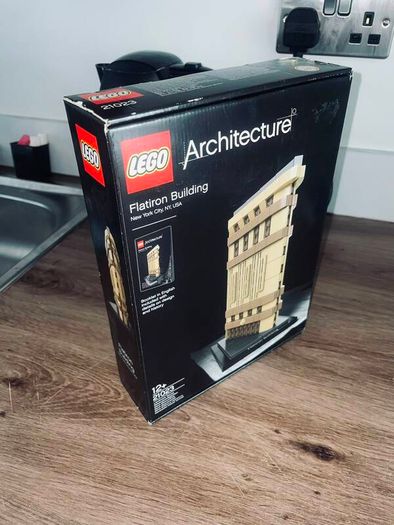 LEGO Architecture Flatiron Building 21023 - Discontinued