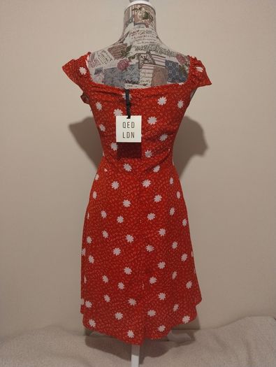 Qed London Floral Dress, New With Tags