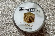 Fidget magnet box