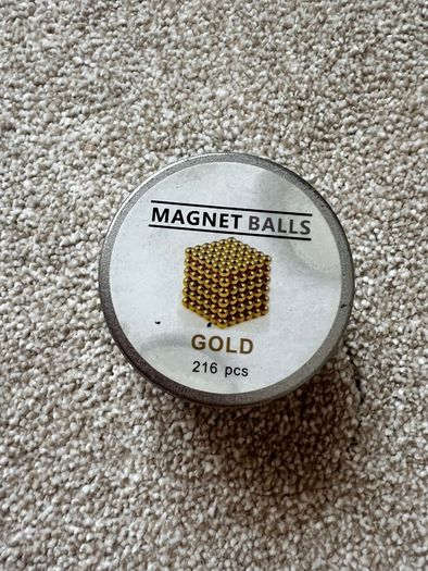 Fidget magnet box
