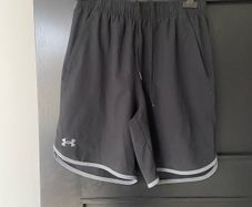 Mens under armour shorts size medium