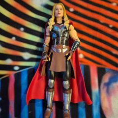 Marvel Legends Series Thor Love and Thunder Action Figure: 6 inch Mighty Thor Used