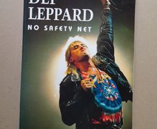 DEF LEPPARD original vintage book ROCK METAL