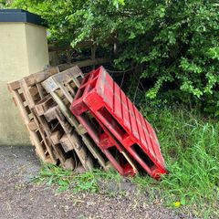 FREE - Wood Pallets