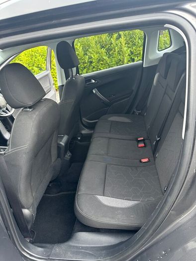 2018 Peugeot 2008 1.2 petrol with warranty