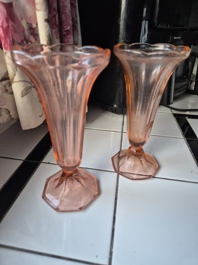 Pair of Art Deco Vintage 1930s Tulip vases