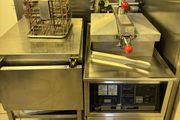 Henny Penny Pressure Fryer Model 500 with Computron 7000. Project or Parts Unit Spare Element Included