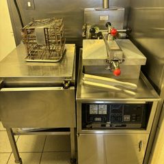 Henny Penny Pressure Fryer Model 500 with Computron 7000. Project or Parts Unit Spare Element Included