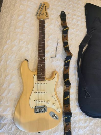 Fender Squier Stratocaster (Standard Series)
