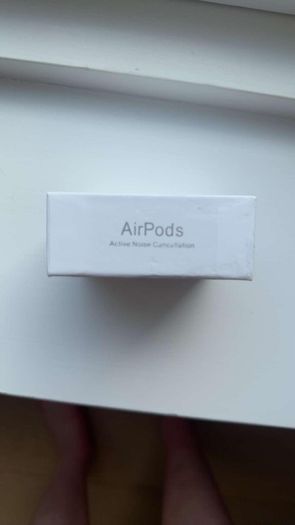 AirPods 4