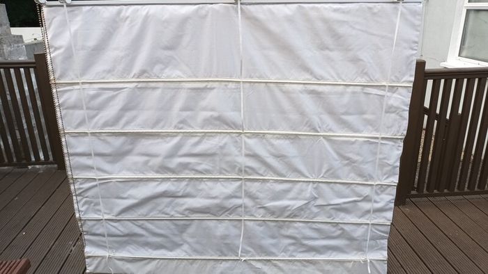 Green roman blind