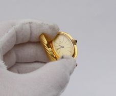 Vintage Ladies Royal Gold Oval Pendant manual Watch