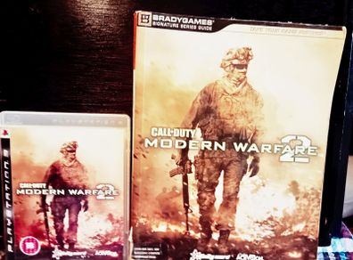 Call Of Duty Modern Warfare 2 PlayStation 3 Game And Book.