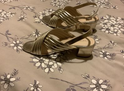 Gold Sandals size 7 (40)