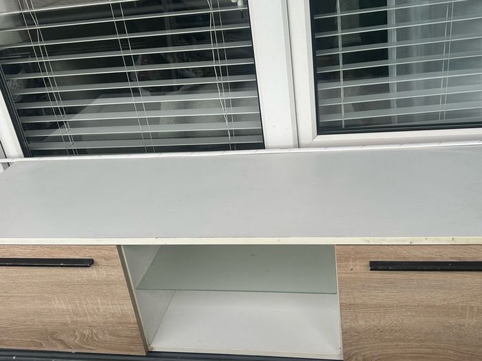 Tv unit