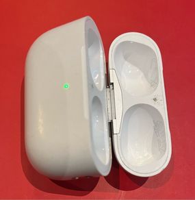 Apple Airpods Pro MagSafe Charging Case Model A2700 Apple AirPods Pro 2nd Gen
