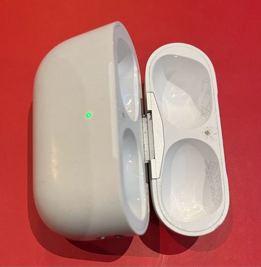 Apple Airpods Pro MagSafe Charging Case