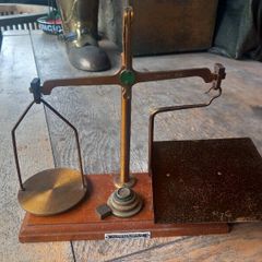 Weighing scales from Enniskerry post office, D18 post 10e
