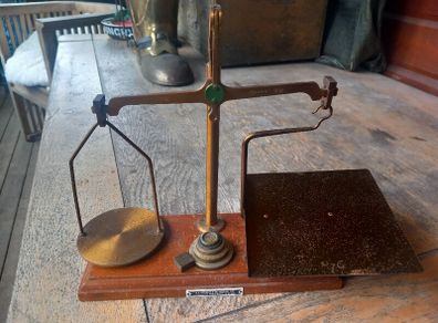 Weighing scales from Enniskerry post office, D18 post 10e