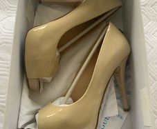 Guess Nude Peep Toe Platform Shoes Size 3.5