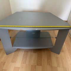 tv stand to give away