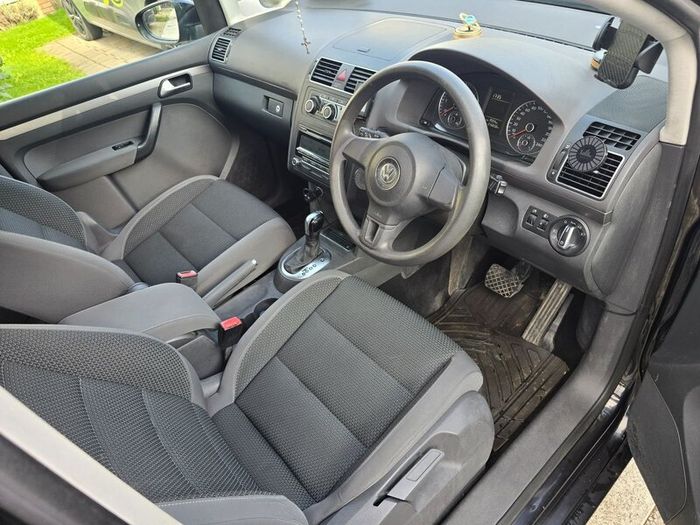 Volkswagen Touran 2011