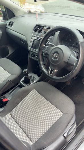Volkswagen polo LOW KMS
