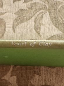 Vessel Of Clay. By Leo Trese. 1957 Hardback In Good Condition. See Photos For Same.