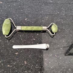 Jade roller & eye massage tool-E5 for both!