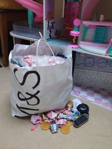 LOL Surprise OMG dolls house with furniture, dolls, accessories
